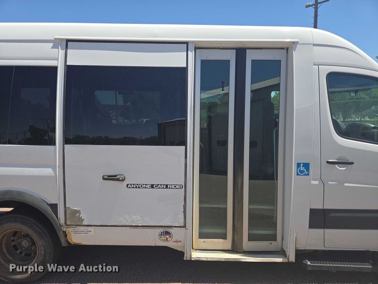 image for item ER5419 2008 Dodge Sprinter 3500 shuttle bus