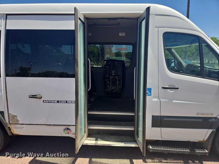 image for item ER5419 2008 Dodge Sprinter 3500 shuttle bus