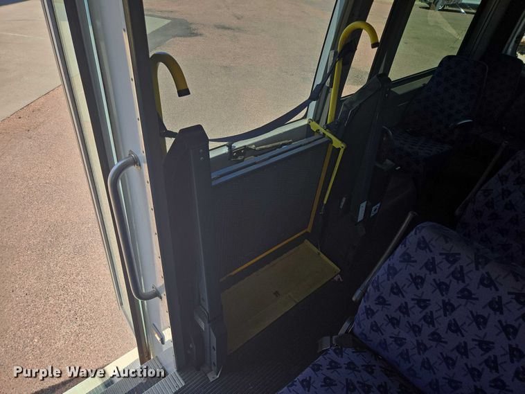 image for item ER5419 2008 Dodge Sprinter 3500 shuttle bus