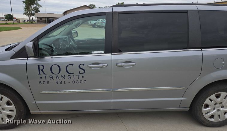 image for item ER5424 2015 Chrysler Town & Country van