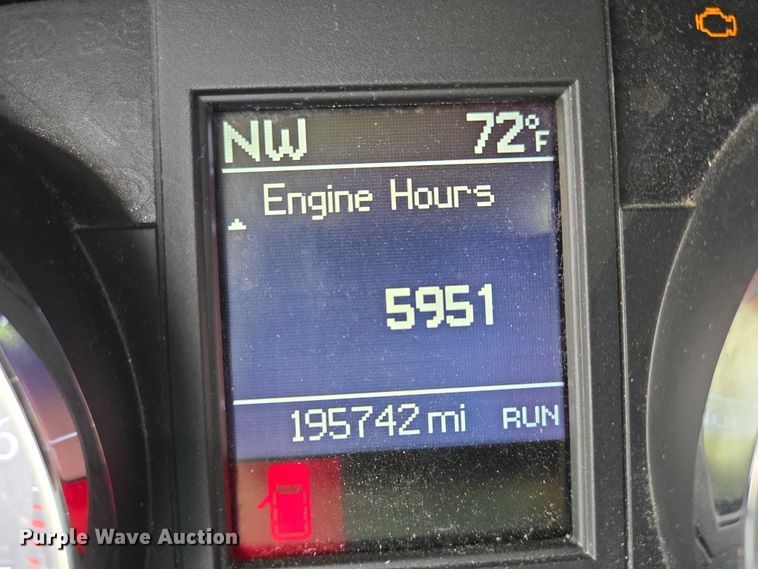 image for item ER5424 2015 Chrysler Town & Country van