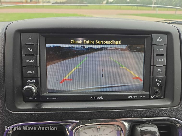 image for item ER5424 2015 Chrysler Town & Country van