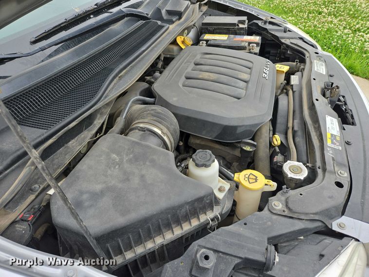 image for item ER5424 2015 Chrysler Town & Country van