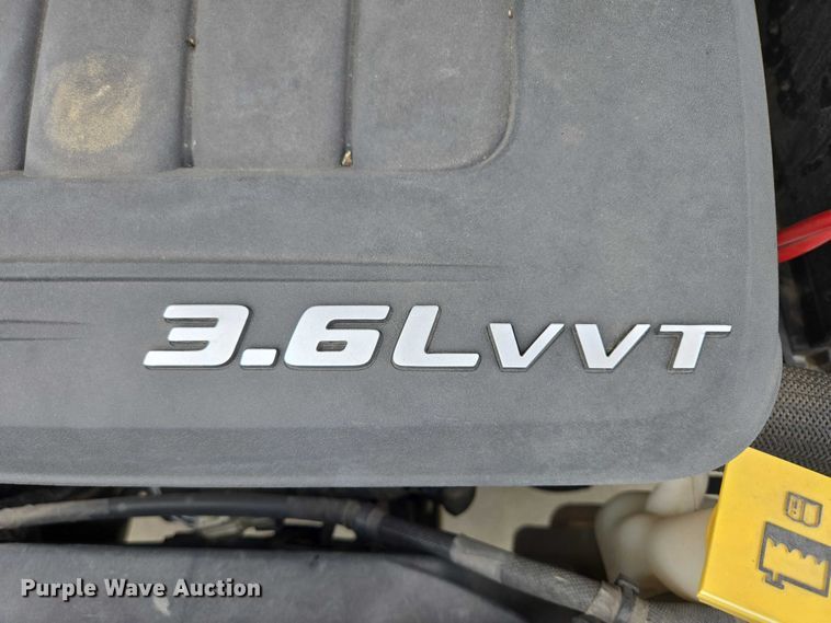 image for item ER5424 2015 Chrysler Town & Country van