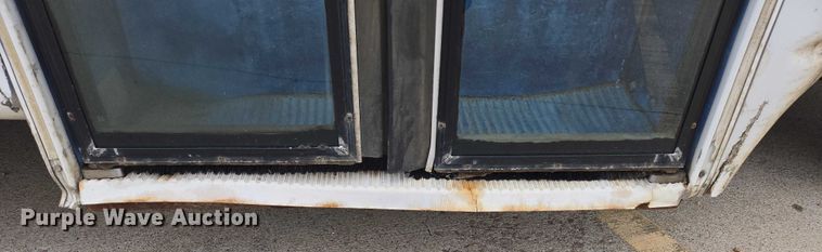 image for item ER5425 2003 Ford E450 Super Duty shuttle bus