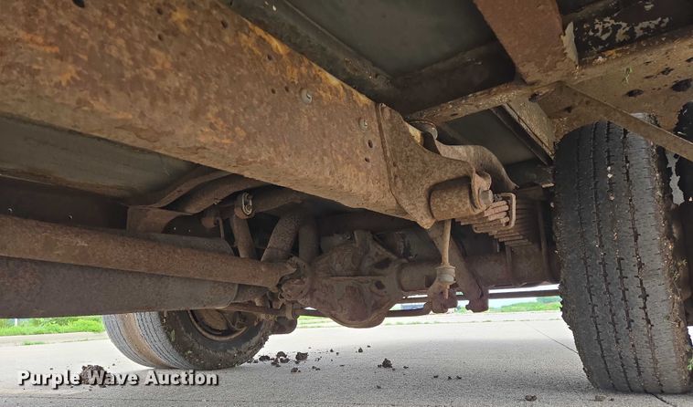 image for item ER5425 2003 Ford E450 Super Duty shuttle bus