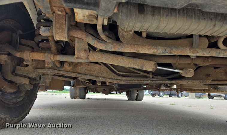 image for item ER5425 2003 Ford E450 Super Duty shuttle bus