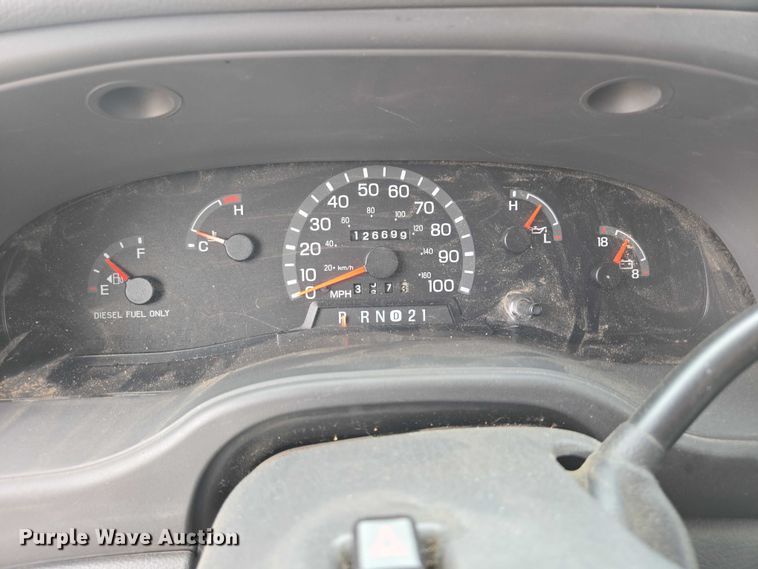 image for item ER5425 2003 Ford E450 Super Duty shuttle bus