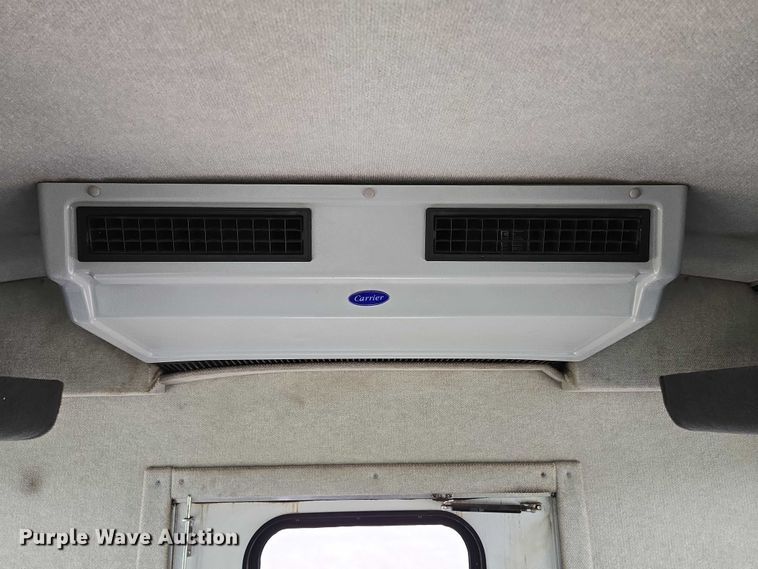 image for item ER5425 2003 Ford E450 Super Duty shuttle bus