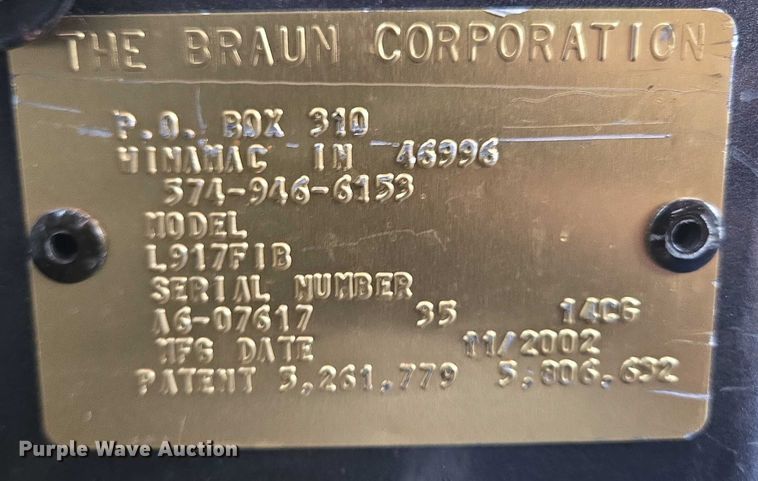 image for item ER5425 2003 Ford E450 Super Duty shuttle bus