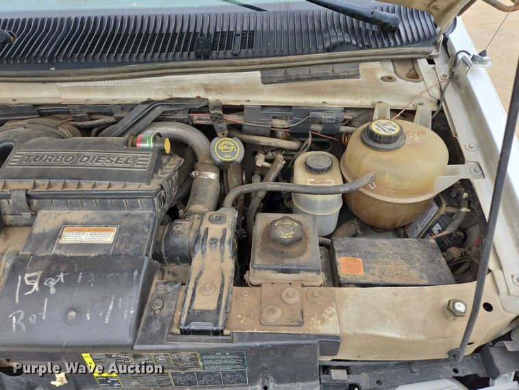 image for item ER5425 2003 Ford E450 Super Duty shuttle bus