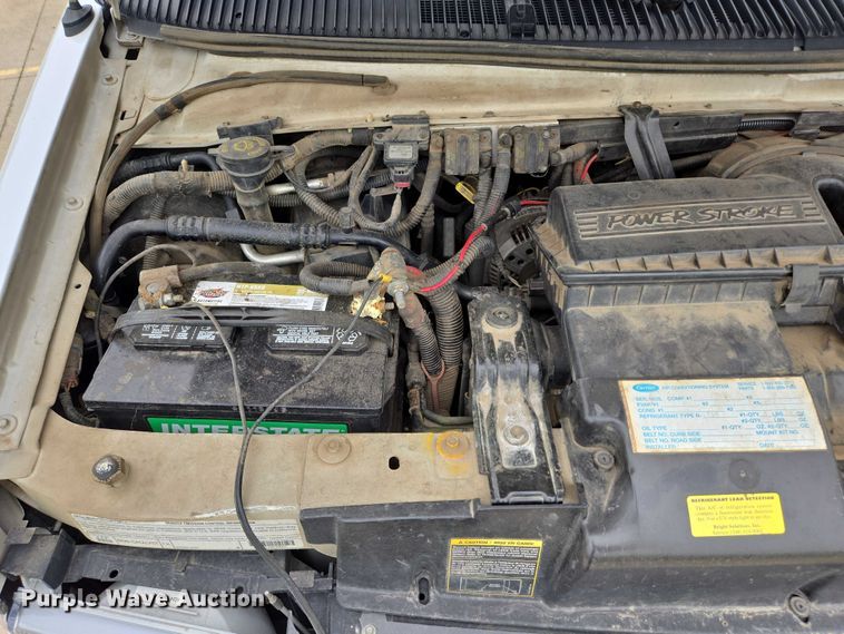 image for item ER5425 2003 Ford E450 Super Duty shuttle bus