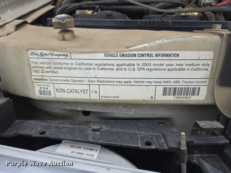 image for item ER5425 2003 Ford E450 Super Duty shuttle bus