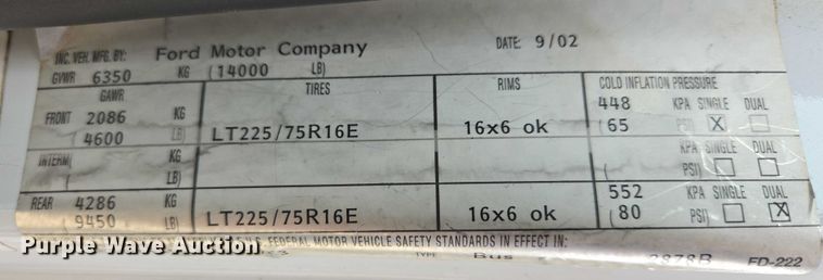 image for item ER5425 2003 Ford E450 Super Duty shuttle bus