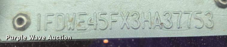 image for item ER5425 2003 Ford E450 Super Duty shuttle bus