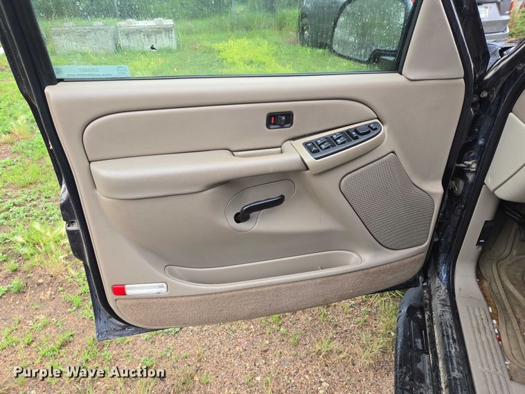 image for item ER5427 2004 Chevrolet Tahoe SUV