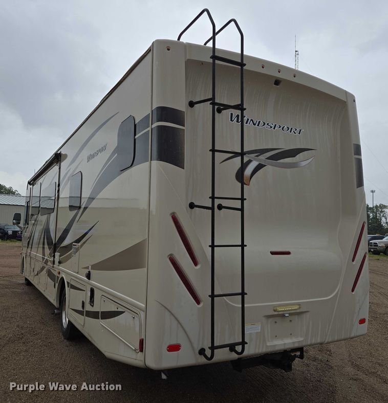 image for item ER5429 2017 Thor Motor Coach Stripped  RV