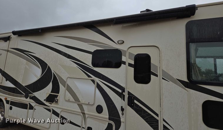 image for item ER5429 2017 Thor Motor Coach Stripped  RV