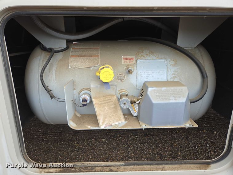 image for item ER5429 2017 Thor Motor Coach Stripped  RV