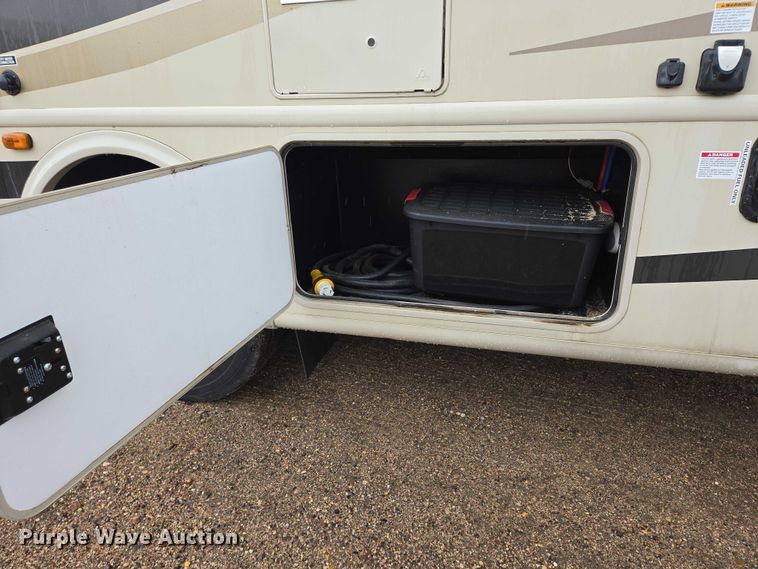 image for item ER5429 2017 Thor Motor Coach Stripped  RV