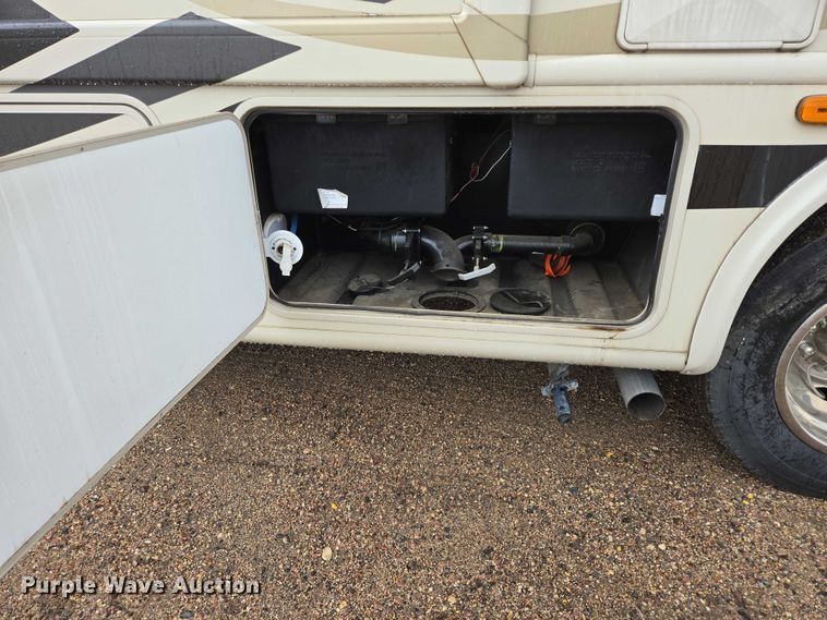 image for item ER5429 2017 Thor Motor Coach Stripped  RV