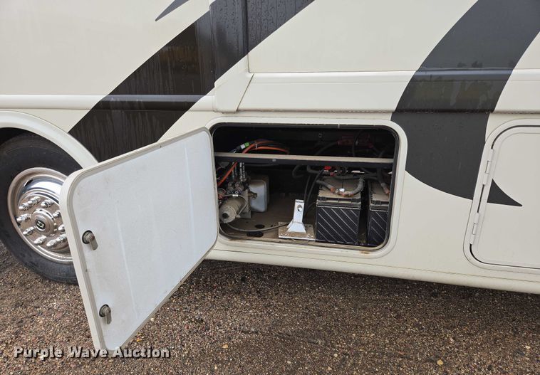 image for item ER5429 2017 Thor Motor Coach Stripped  RV