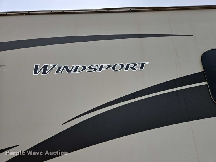 image for item ER5429 2017 Thor Motor Coach Stripped  RV