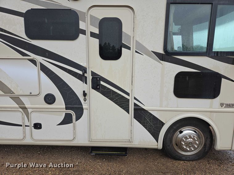 image for item ER5429 2017 Thor Motor Coach Stripped  RV