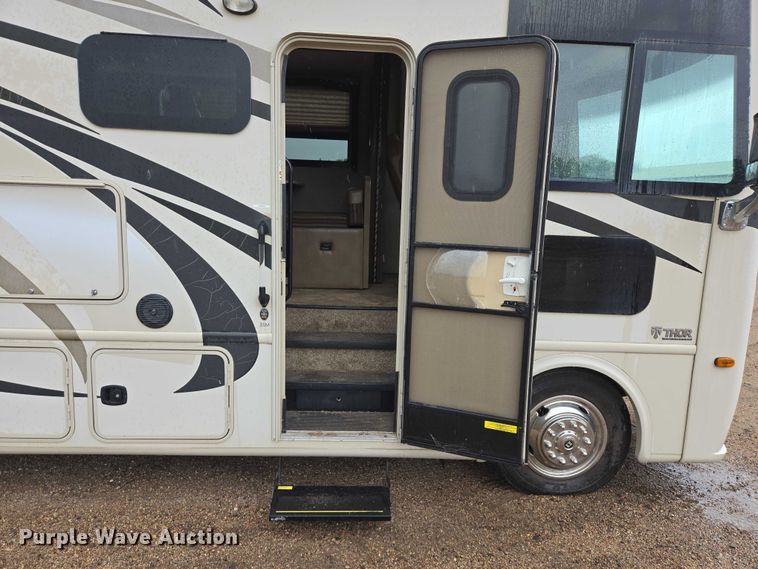 image for item ER5429 2017 Thor Motor Coach Stripped  RV