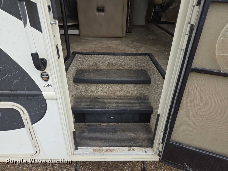 image for item ER5429 2017 Thor Motor Coach Stripped  RV