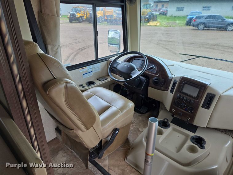 image for item ER5429 2017 Thor Motor Coach Stripped  RV