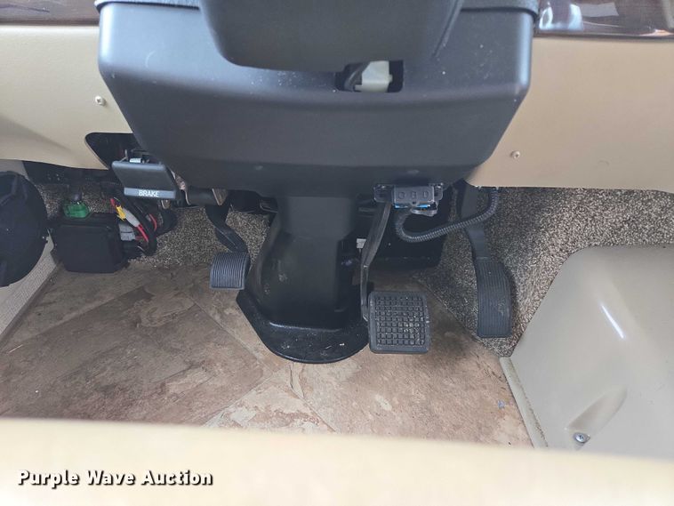 image for item ER5429 2017 Thor Motor Coach Stripped  RV