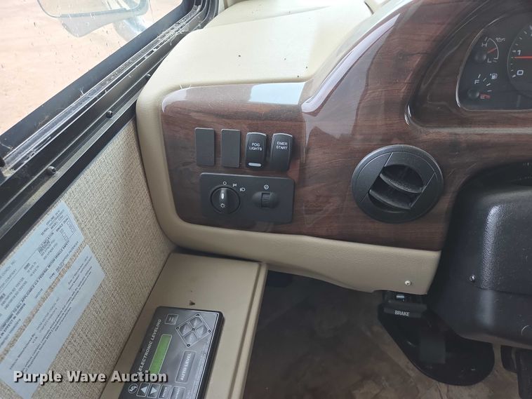 image for item ER5429 2017 Thor Motor Coach Stripped  RV