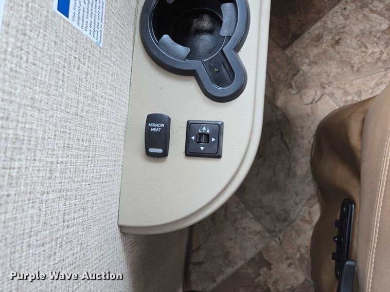 image for item ER5429 2017 Thor Motor Coach Stripped  RV