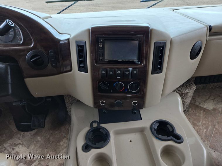 image for item ER5429 2017 Thor Motor Coach Stripped  RV