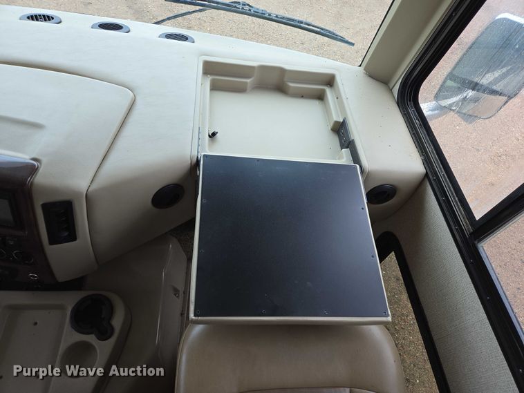 image for item ER5429 2017 Thor Motor Coach Stripped  RV