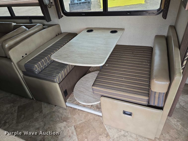 image for item ER5429 2017 Thor Motor Coach Stripped  RV