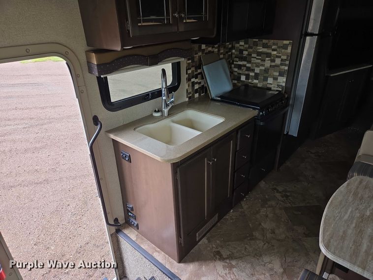 image for item ER5429 2017 Thor Motor Coach Stripped  RV