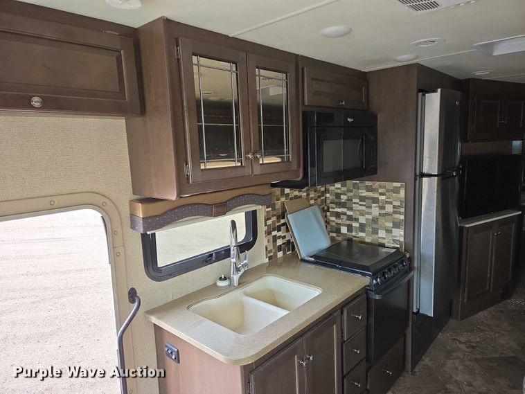 image for item ER5429 2017 Thor Motor Coach Stripped  RV