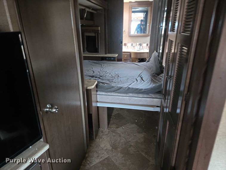 image for item ER5429 2017 Thor Motor Coach Stripped  RV