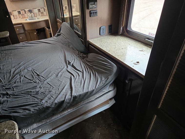 image for item ER5429 2017 Thor Motor Coach Stripped  RV