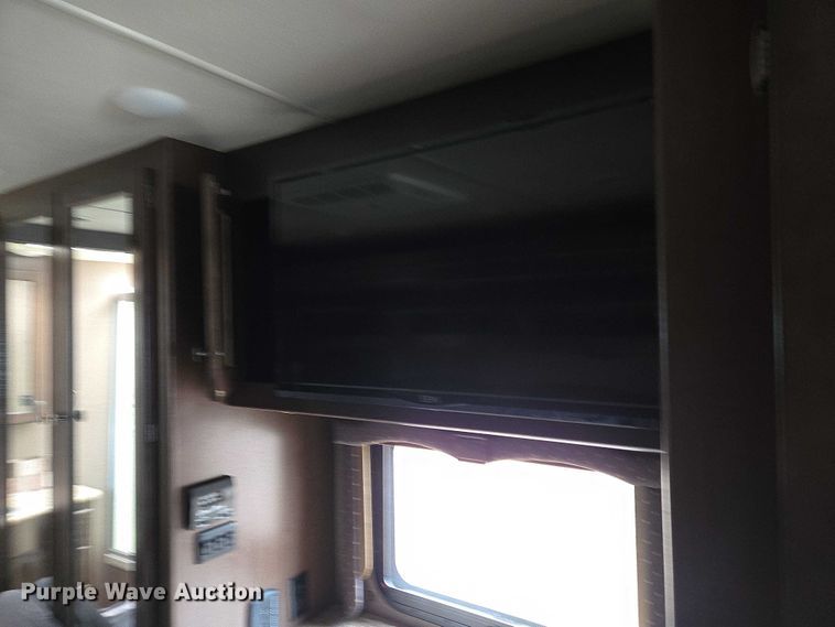 image for item ER5429 2017 Thor Motor Coach Stripped  RV