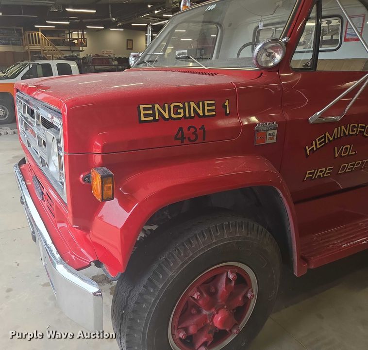 image for item ER5431 1985 GMC 7000 pumper fire truck