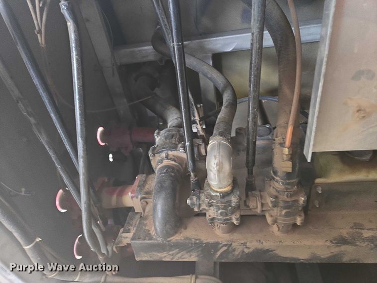 image for item ER5431 1985 GMC 7000 pumper fire truck