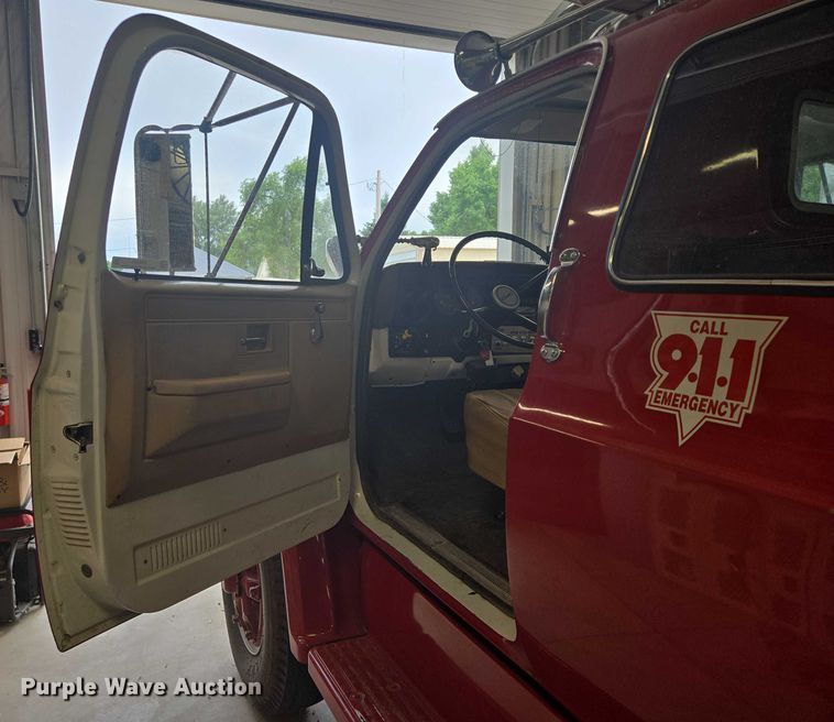 image for item ER5431 1985 GMC 7000 pumper fire truck