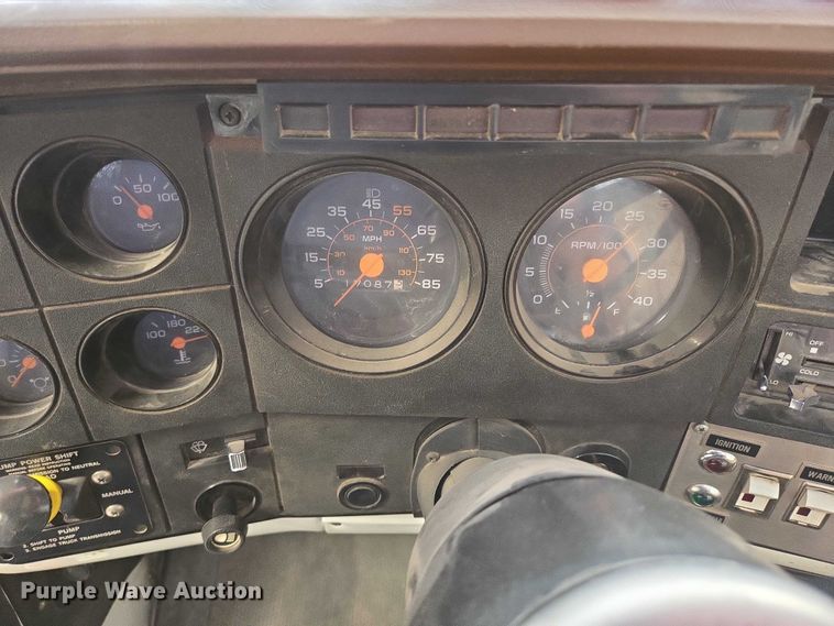 image for item ER5431 1985 GMC 7000 pumper fire truck