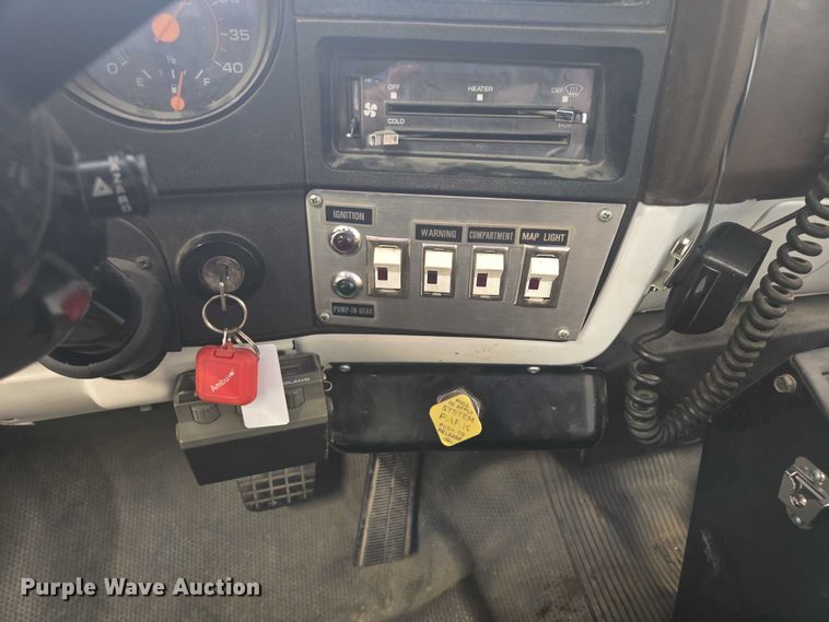 image for item ER5431 1985 GMC 7000 pumper fire truck