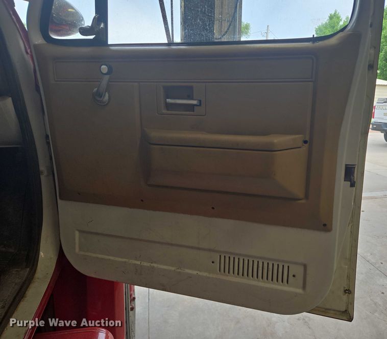 image for item ER5431 1985 GMC 7000 pumper fire truck