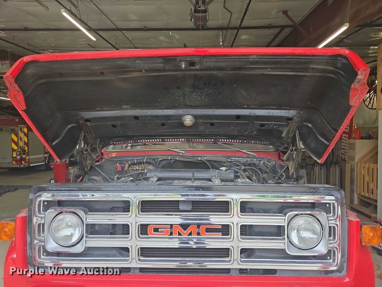 image for item ER5431 1985 GMC 7000 pumper fire truck