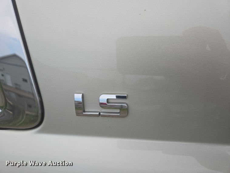 image for item ER5436 2015 Chevrolet Suburban SUV